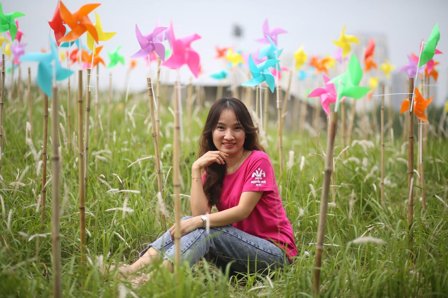 Check-in đồi chong chóng rực rỡ sắc màu