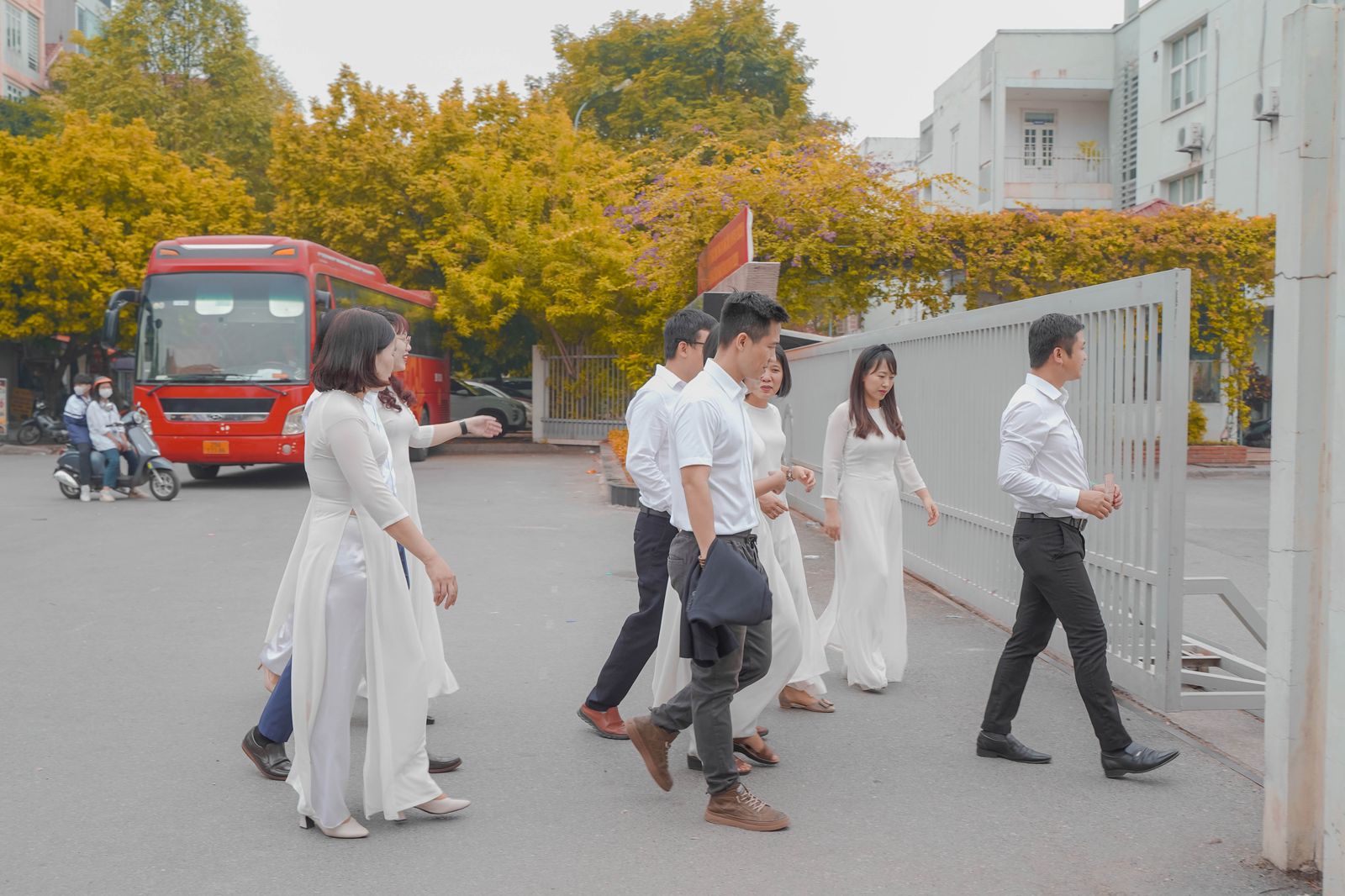 Trên đường về trường xưa